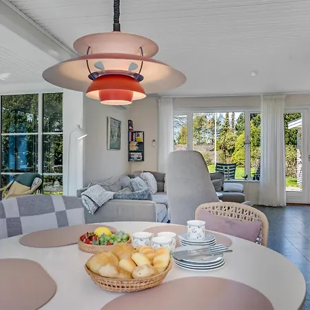 Ileana - 250m From The Sea By Interhome